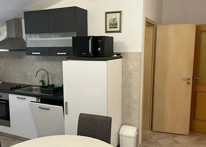Apartment Glavanci 600m From The Sea By Ta Leut Agency